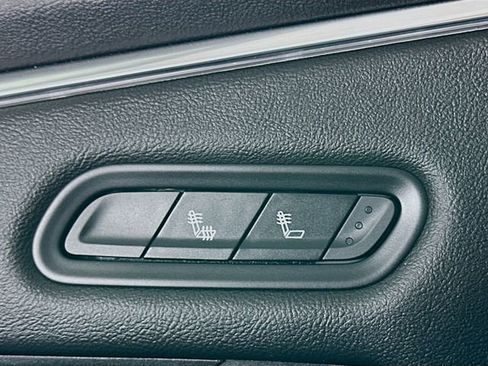 Used 2024 Cadillac Escalade ESV Luxury image 22