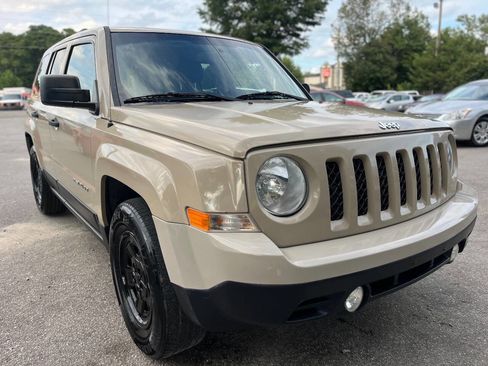 Used 2017 Jeep Patriot Sport image 1