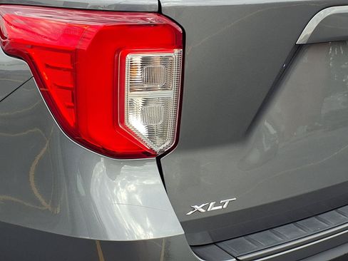 Used 2024 Ford Explorer XLT w/ Equipment Group 202A AWD/4WD image 27