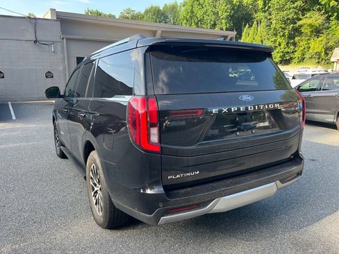Used 2025 Ford Expedition Platinum AWD/4WD image 17