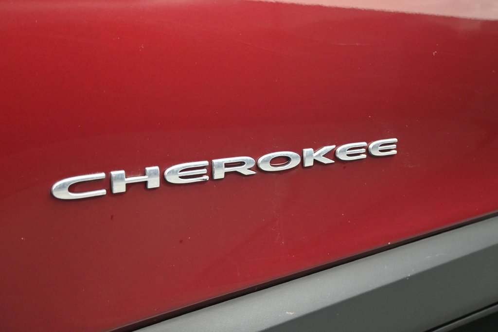 Used 2021 Jeep Cherokee Latitude FWD image 9