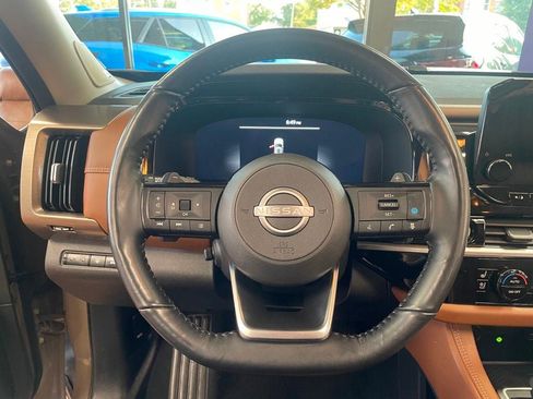 Used 2024 Nissan Pathfinder Platinum AWD/4WD image 22