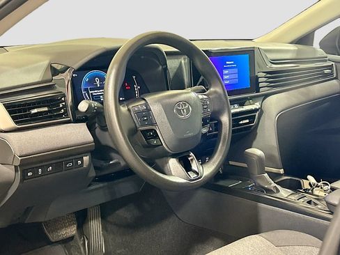 Used 2025 Toyota Camry LE w/ Convenience Package FWD image 7