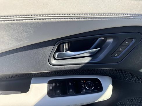 Certified 2023 Nissan Ariya AWD image 19