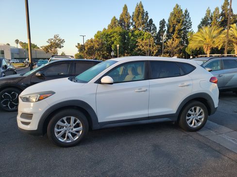 Used 2020 Hyundai Tucson SE FWD image 2
