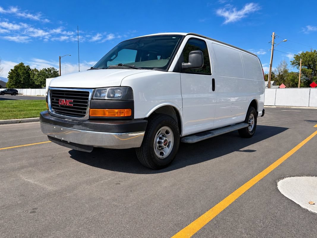 Used 2016 GMC Savana 2500 RWD image 1