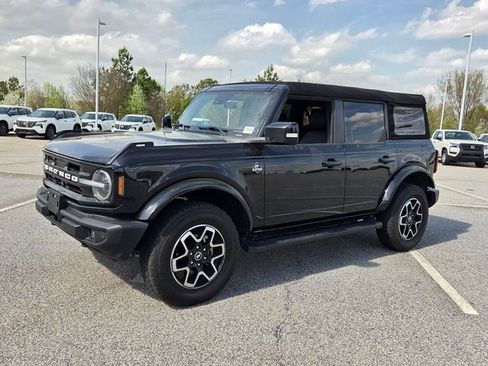 Used 2024 Ford Bronco Outer Banks AWD/4WD image 3