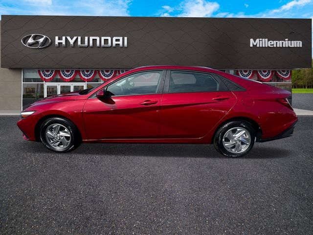 Certified 2026 Hyundai Elantra SE FWD image 6