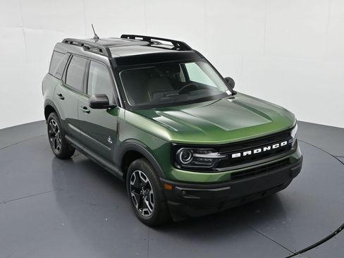 Used 2023 Ford Bronco Sport Outer Banks w/ Tech Package AWD/4WD image 17