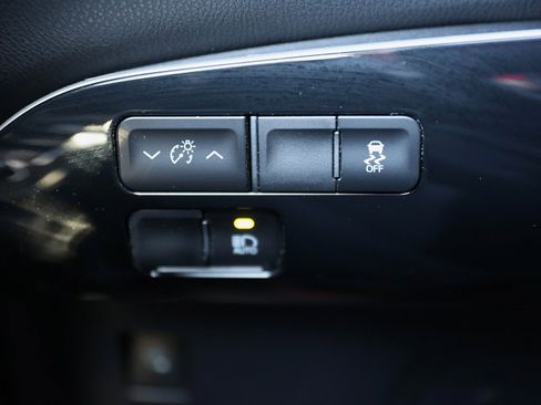 Used 2022 Toyota Prius Prime LE image 37