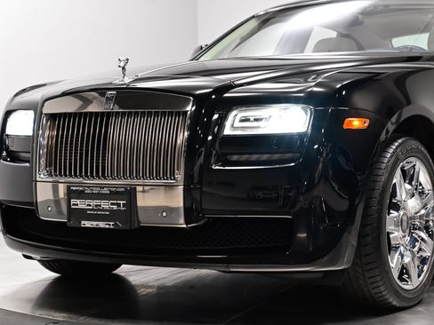 Used 2012 Rolls-Royce Ghost RWD image 57
