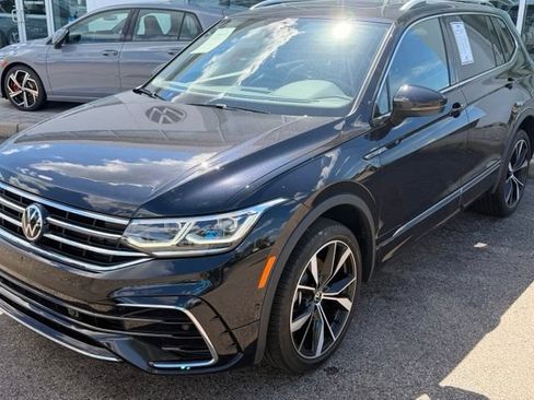 Used 2023 Volkswagen Tiguan SEL R-Line AWD/4WD image 9
