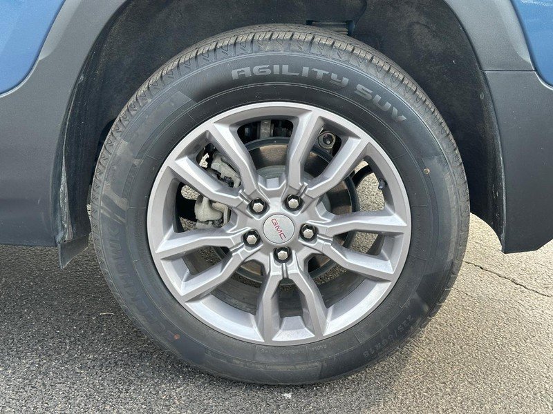Used 2024 GMC Terrain SLT AWD/4WD image 8