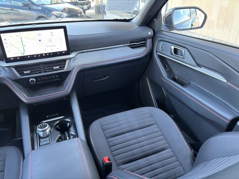 Used 2025 Ford Explorer ST-Line AWD/4WD image 21