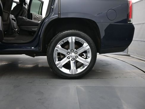 Used 2020 Cadillac Escalade Platinum image 22