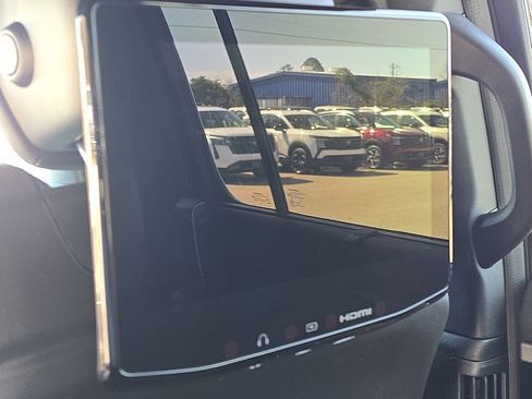 New 2026 Jeep Grand Wagoneer L Limited w/ Convenience Group I image 19