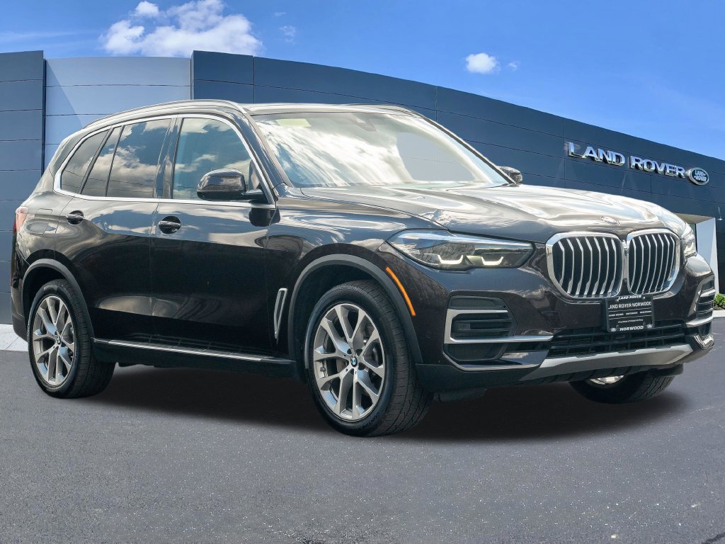 Used 2022 BMW X5 xDrive40i w/ Premium Package AWD/4WD image 3
