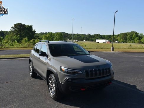 Used 2022 Jeep Cherokee Trailhawk w/ Comfort/Convenience Group AWD/4WD image 1