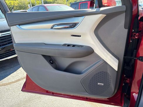 Used 2022 Cadillac XT5 Premium Luxury image 16