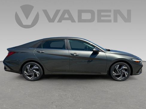 New 2025 Hyundai Elantra Limited image 2