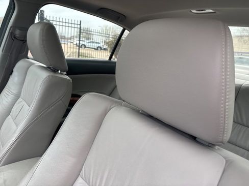 Used 2012 Honda Accord EX-L image 9