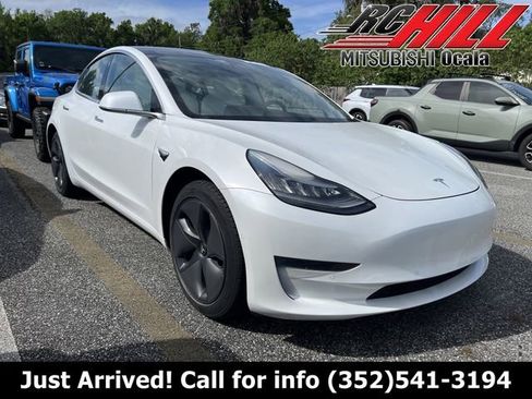 Used 2019 Tesla Model 3 Standard Range Plus image 1