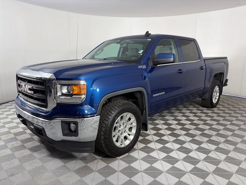 Used 2015 GMC Sierra 1500 SLE w/ SLE Value Package AWD/4WD image 3