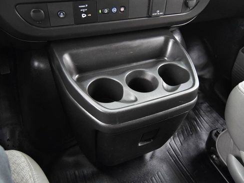 Used 2019 GMC Savana 2500 image 23