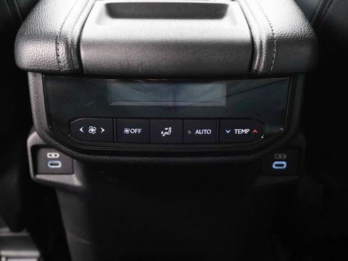 Used 2025 Toyota Grand Highlander AWD Hybrid image 22