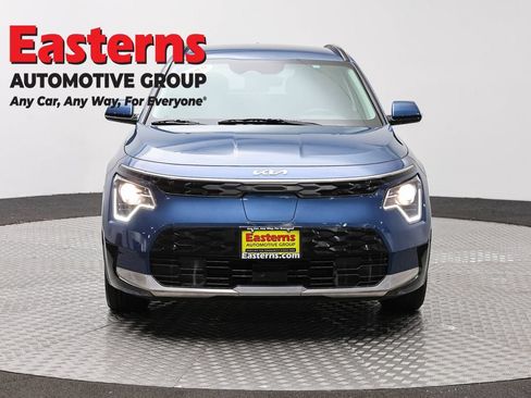 Used 2024 Kia Niro Wind w/ Wind Preserve Package FWD image 2
