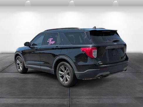 Used 2022 Ford Explorer XLT w/ Equipment Group 202A RWD image 3