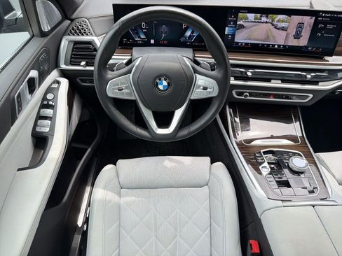 Used 2025 BMW X7 xDrive40i w/ Premium Package AWD/4WD image 28