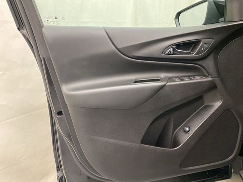 Used 2024 Chevrolet Equinox LT AWD/4WD image 16