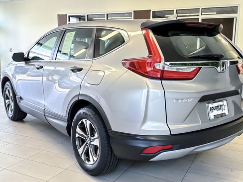 Used 2018 Honda CR-V LX image 6
