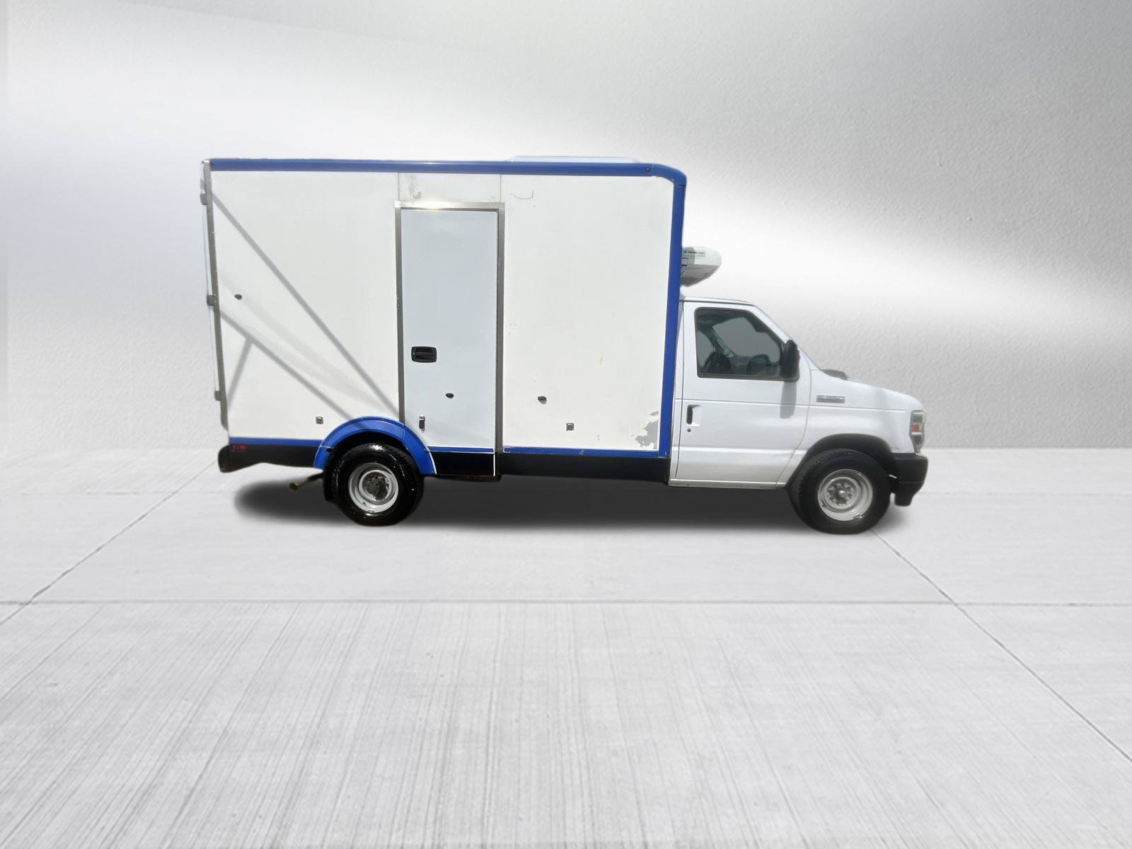Used 2023 Ford E-350 and Econoline 350 Super Duty w/ Power Windows & Locks Group RWD image 5