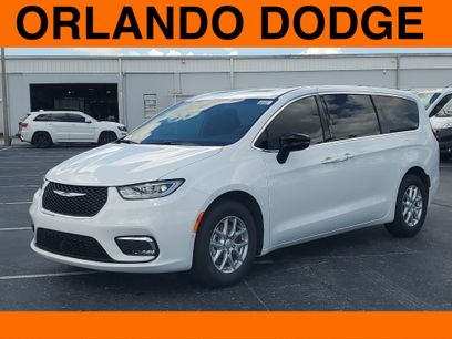 New 2026 Chrysler Pacifica Select