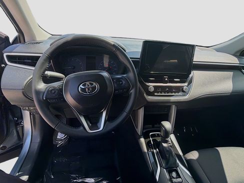Used 2024 Toyota Corolla Cross LE FWD image 8