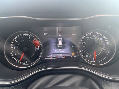 Used 2019 Jeep Cherokee Trailhawk w/ Comfort/Convenience Group AWD/4WD image 14