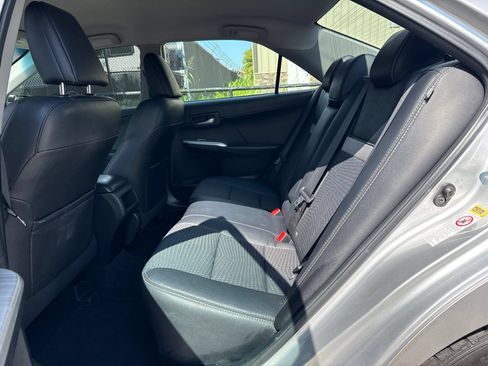 Used 2014 Toyota Camry SE w/ Fleet Convenience Package FWD image 15