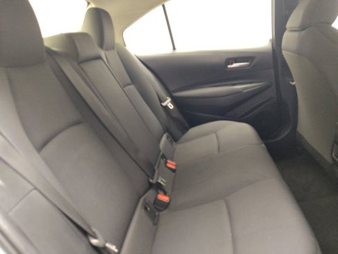Used 2021 Toyota Corolla LE image 19