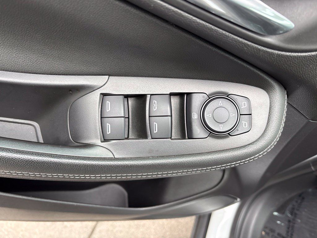 Used 2025 Buick Encore GX Preferred FWD image 14