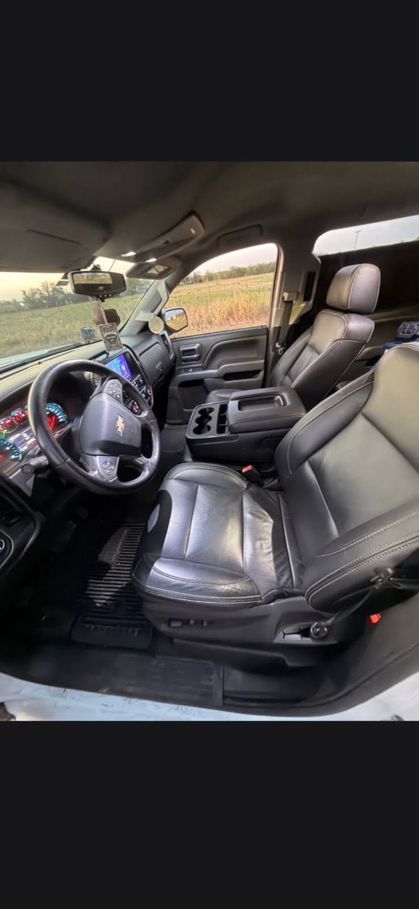 Used 2018 Chevrolet Silverado 1500 LT w/ Texas Edition RWD image 4