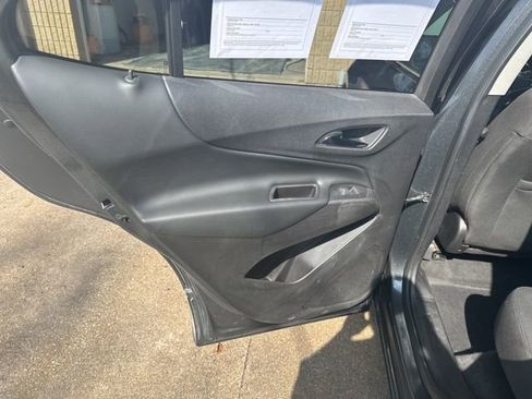 Used 2018 Chevrolet Equinox LT image 16