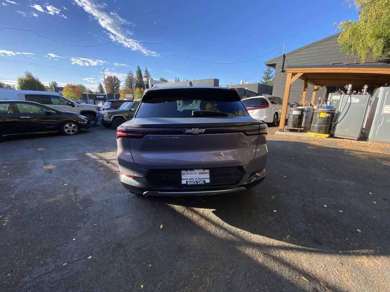 Used 2024 Chevrolet Equinox EV LT AWD/4WD image 5