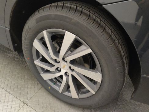 Used 2023 Chevrolet Equinox LT image 31