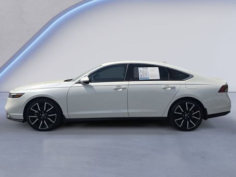 Certified 2023 Honda Accord Touring image 2