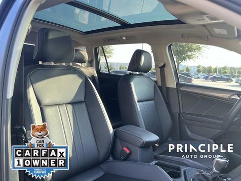Used 2023 Volkswagen Tiguan SE w/ Panoramic Sunroof Package FWD image 30