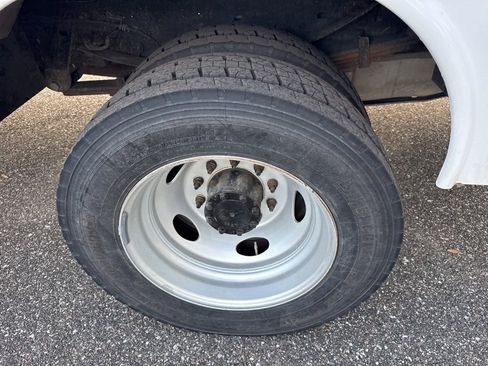 Used 2010 Ford F550 4x4 Regular Cab Super Duty image 24