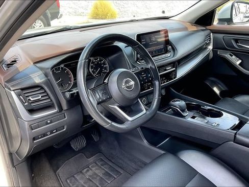 Certified 2023 Nissan Rogue SV w/ SV Premium B Package FWD image 14