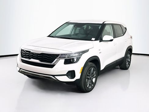 Used 2022 Kia Seltos LX AWD/4WD image 3